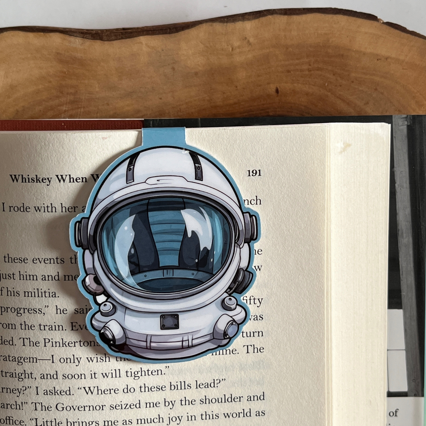 Astronaut Reading